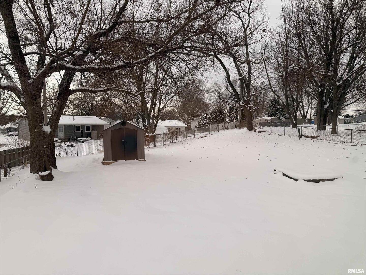 1115 Spruce Hills Drive, Bettendorf, IA 52722