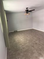 1115 Spruce Hills Drive, Bettendorf, IA 52722