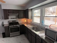 1115 Spruce Hills Drive, Bettendorf, IA 52722