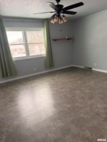 1115 Spruce Hills Drive, Bettendorf, IA 52722