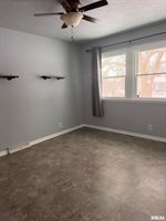 1115 Spruce Hills Drive, Bettendorf, IA 52722