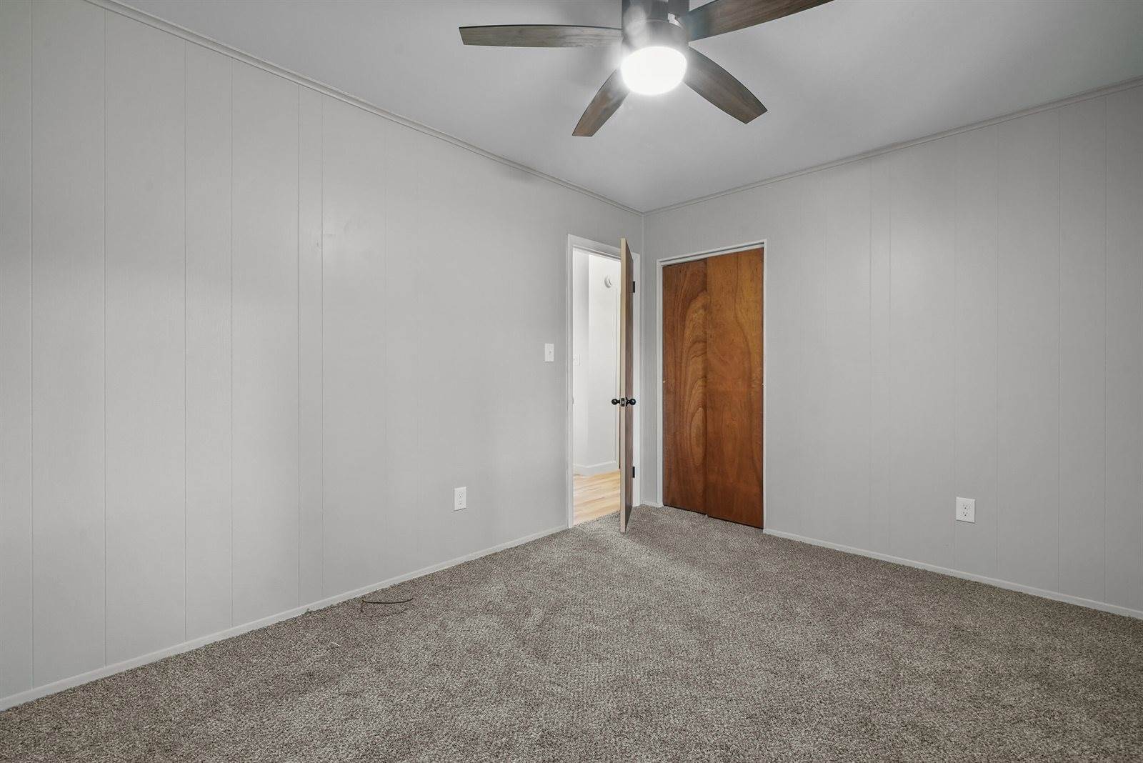 112 McKee Street, Houghton Lake, MI 48629