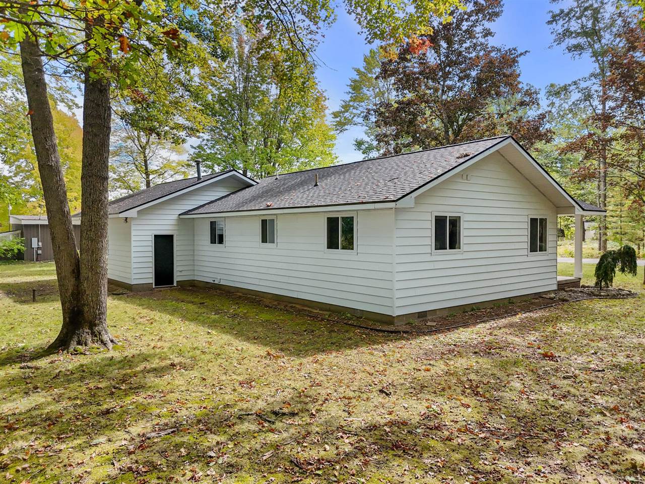 112 McKee Street, Houghton Lake, MI 48629