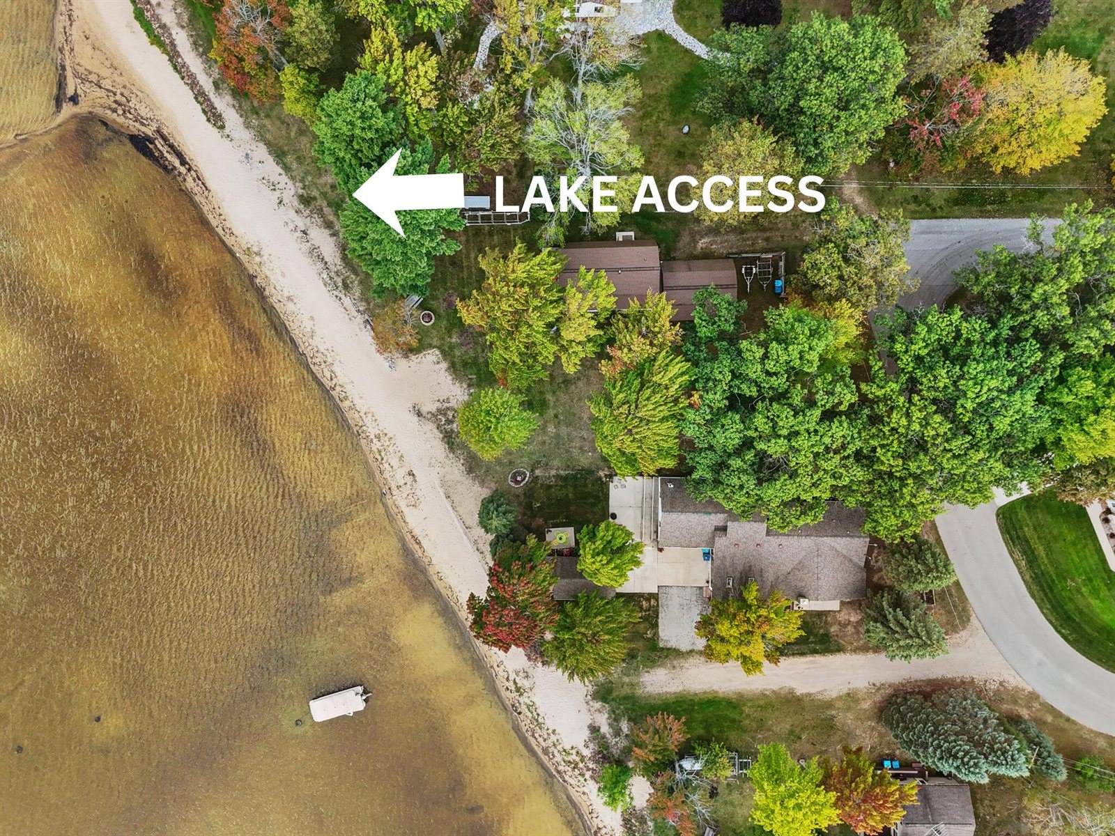 112 McKee Street, Houghton Lake, MI 48629