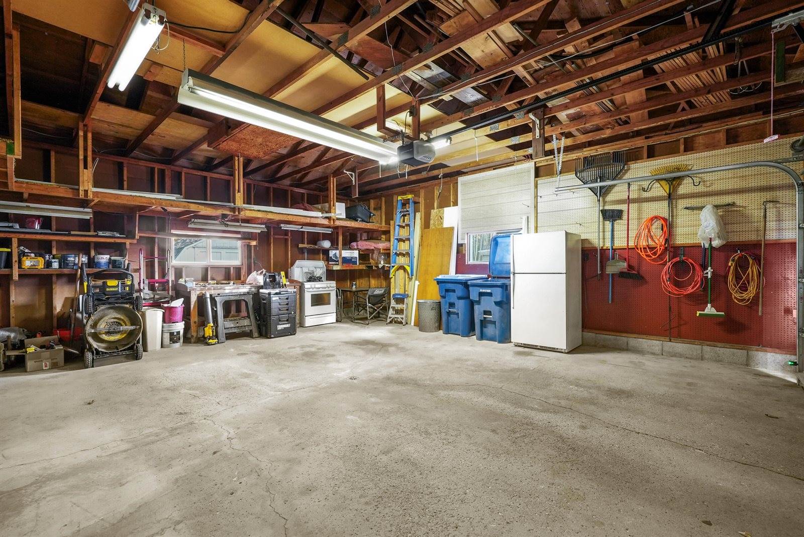 112 McKee Street, Houghton Lake, MI 48629