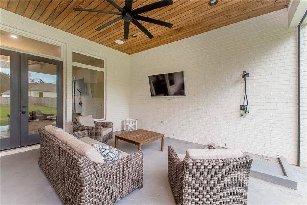 5009 Twin River Place, Covington, LA 70433