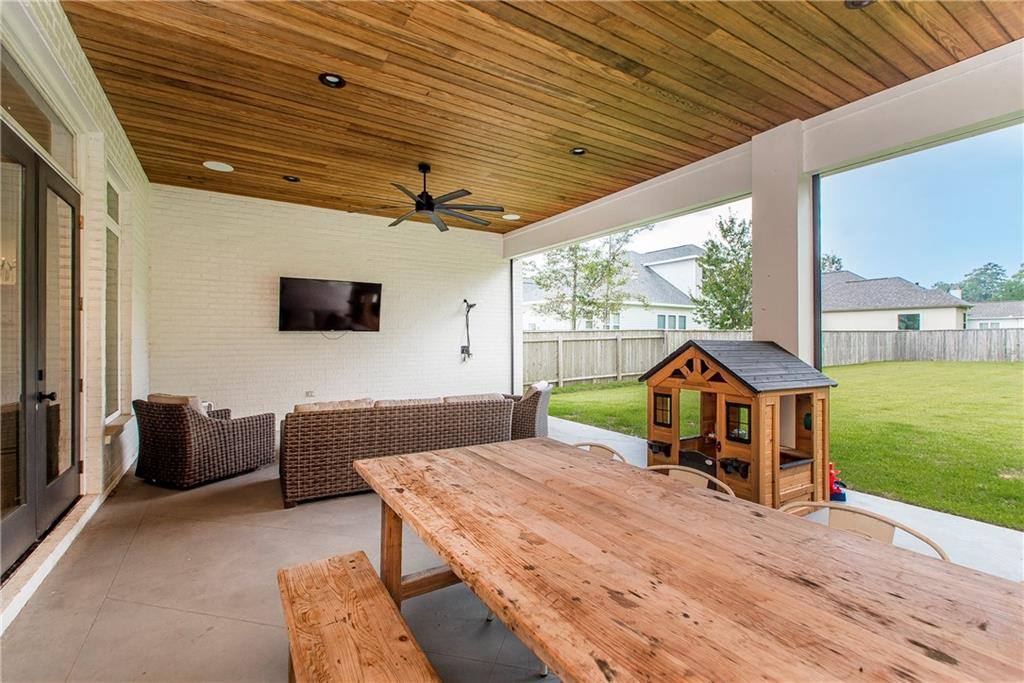 5009 Twin River Place, Covington, LA 70433