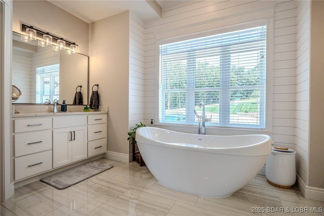 243 E Villages Estates Road, Sunrise Beach, MO 65079