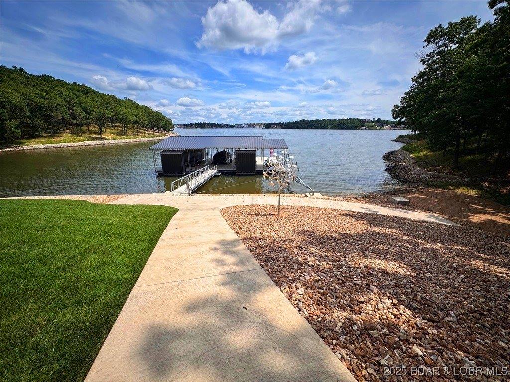 243 E Villages Estates Road, Sunrise Beach, MO 65079