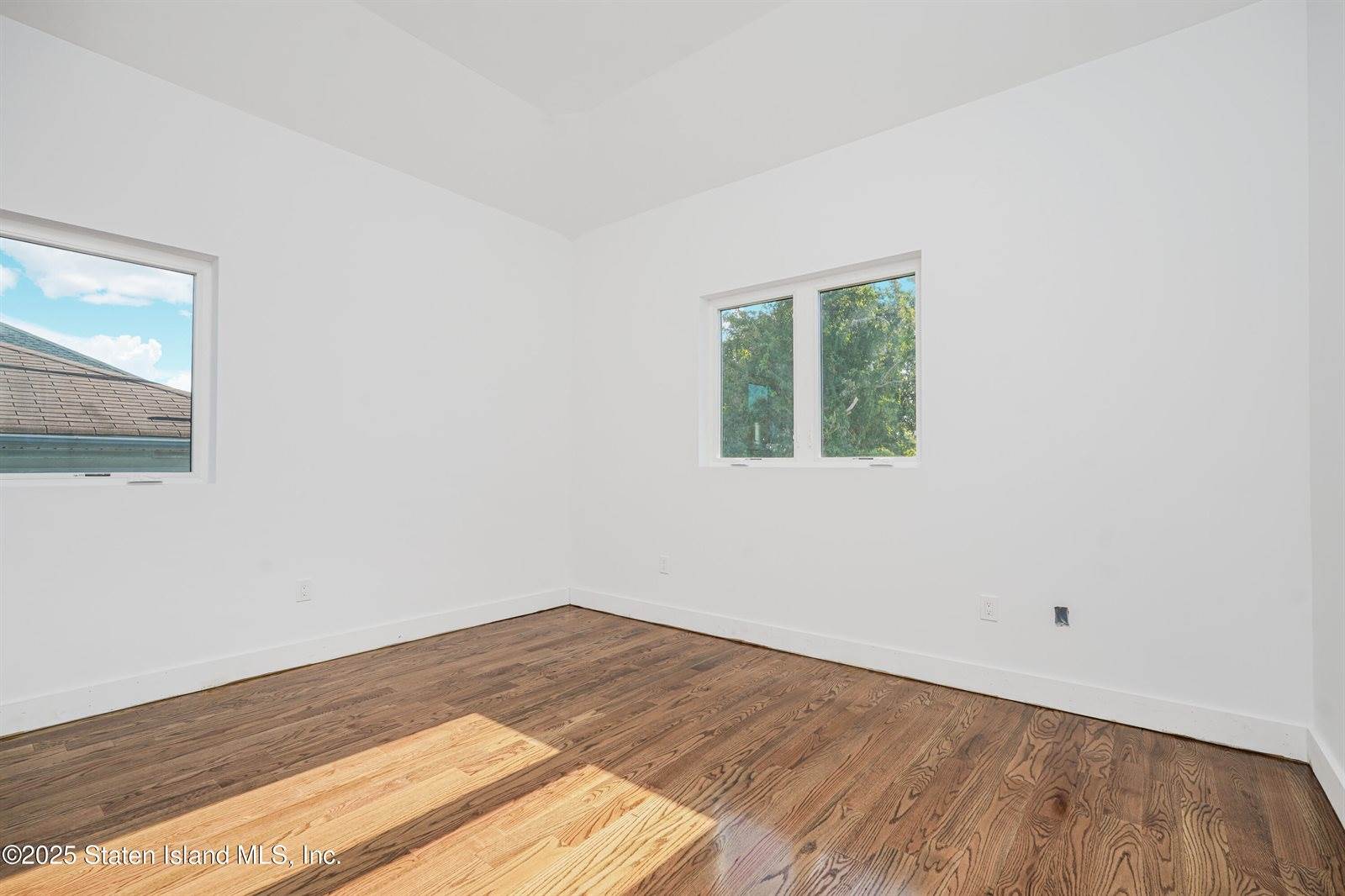 64 Hempstead Avenue, Staten Island, NY 10306