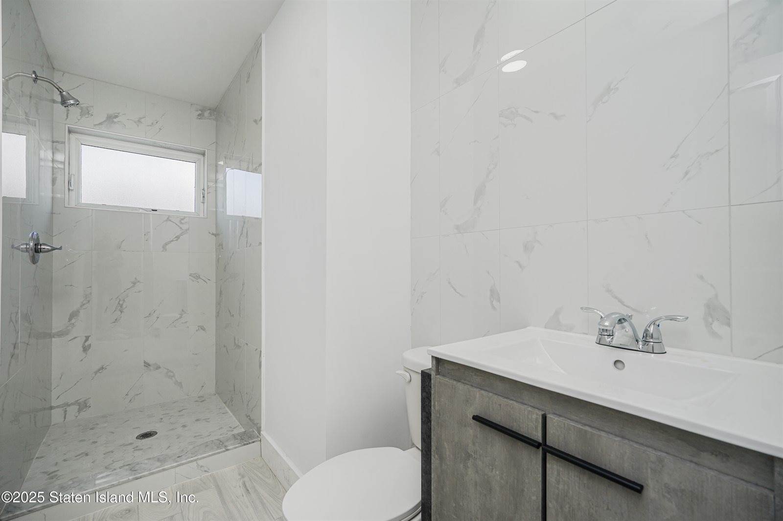 64 Hempstead Avenue, Staten Island, NY 10306