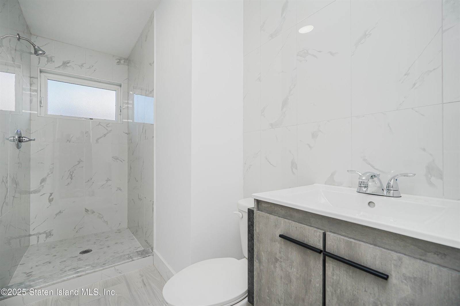 64 Hempstead Avenue, Staten Island, NY 10306