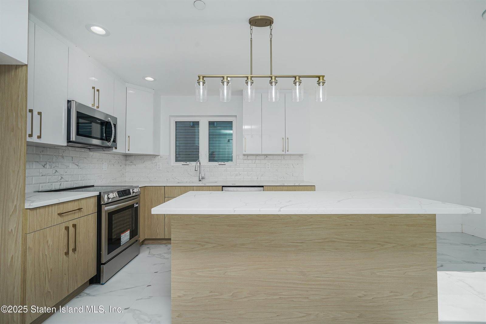 64 Hempstead Avenue, Staten Island, NY 10306