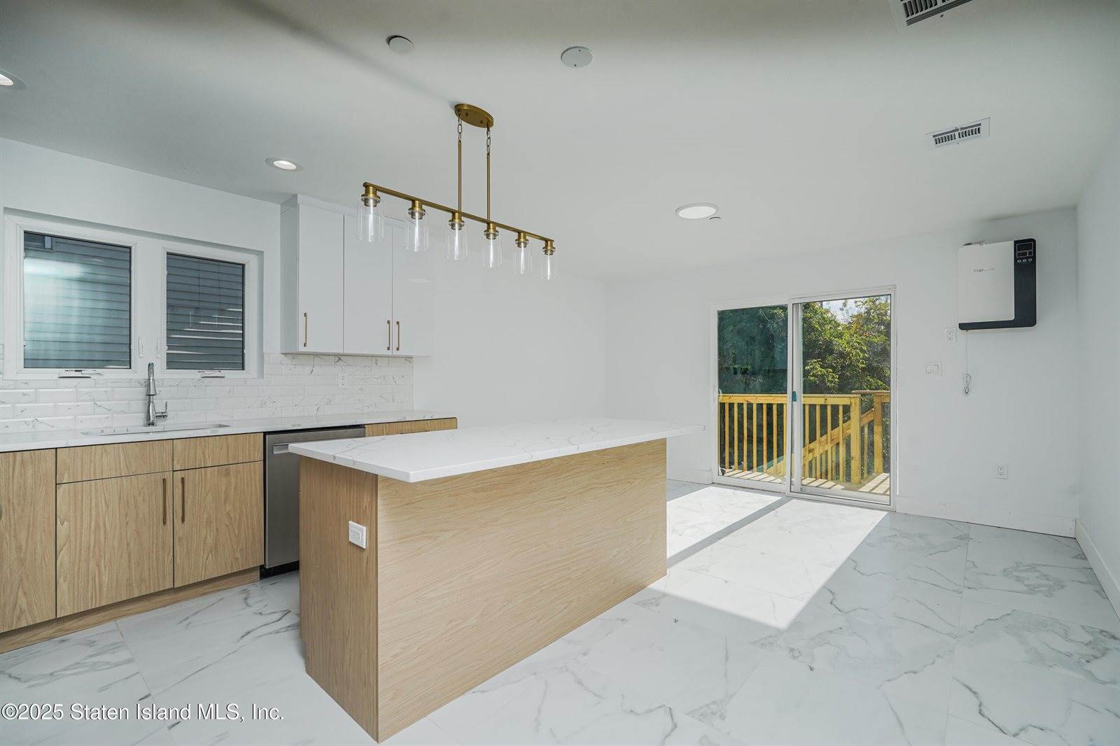 64 Hempstead Avenue, Staten Island, NY 10306