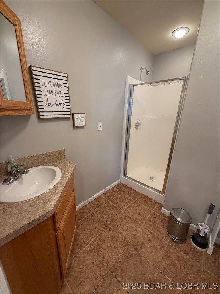 27630 Golden Point Lane, Barnett, MO 65011