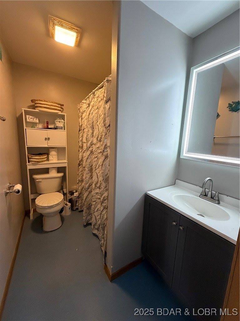 27630 Golden Point Lane, Barnett, MO 65011