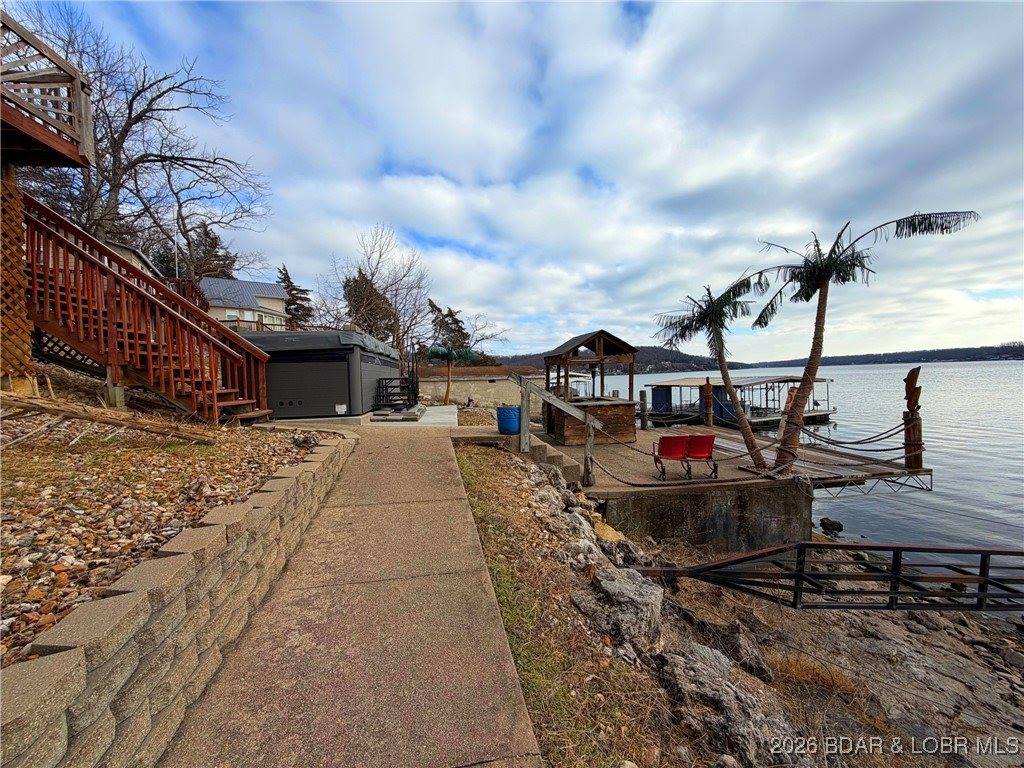 27630 Golden Point Lane, Barnett, MO 65011