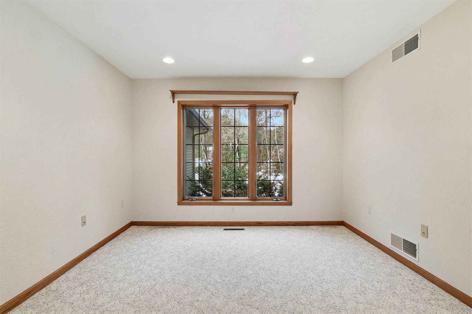 1665 S Ponderosa Drive, Stevens Point, WI 54482