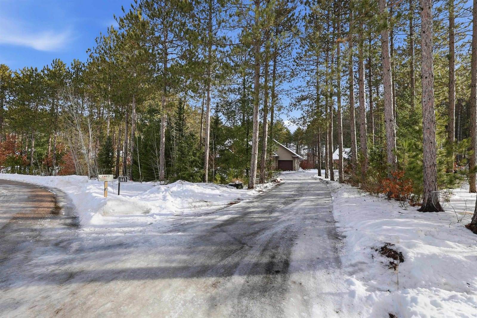 1665 S Ponderosa Drive, Stevens Point, WI 54482