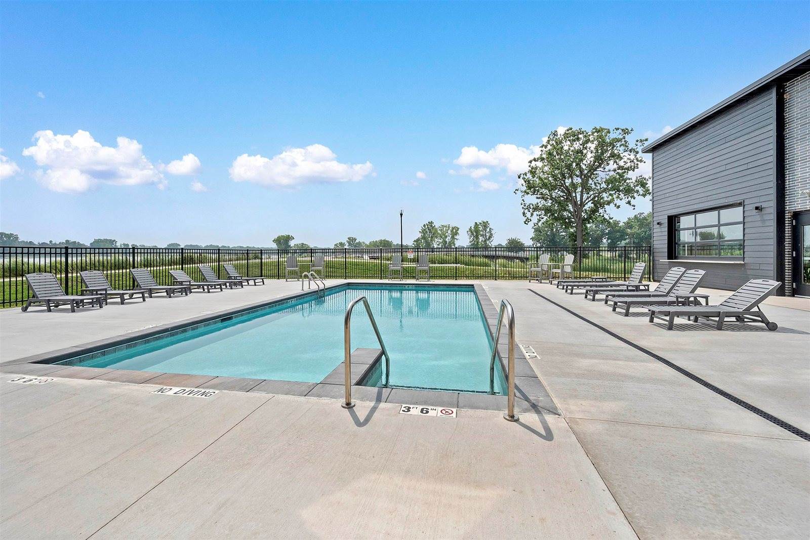 433 Aldon Circle, #404, Ashwaubenon, WI 54304