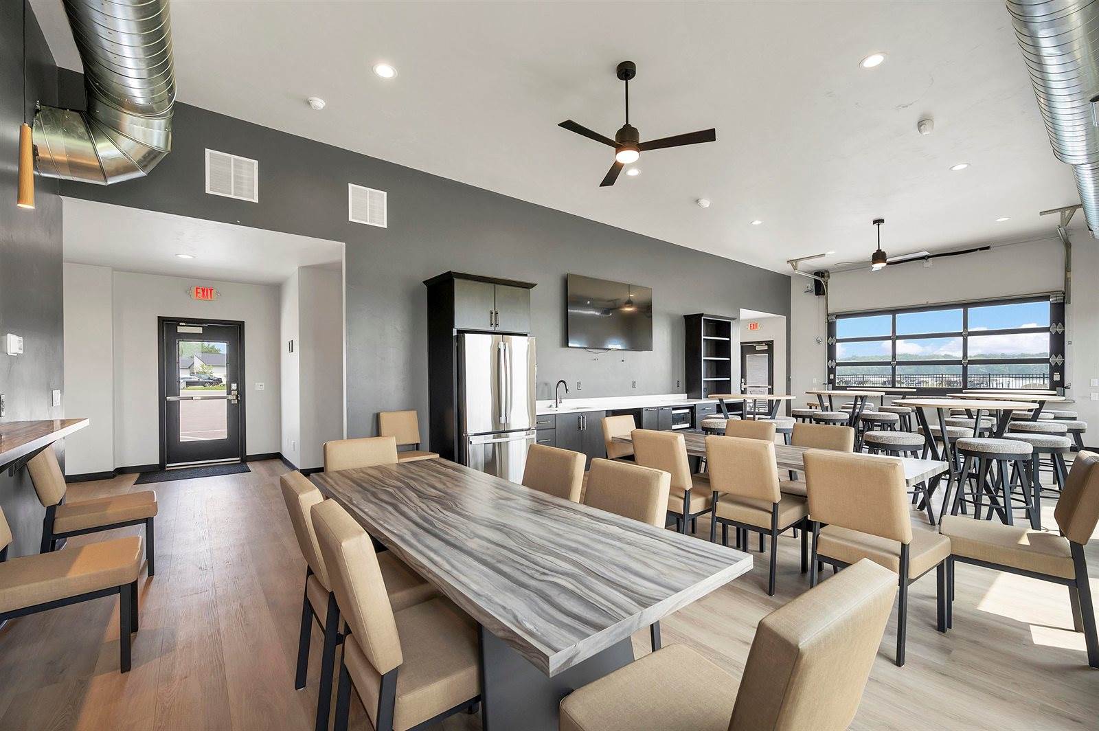 433 Aldon Circle, #303, Ashwaubenon, WI 54304