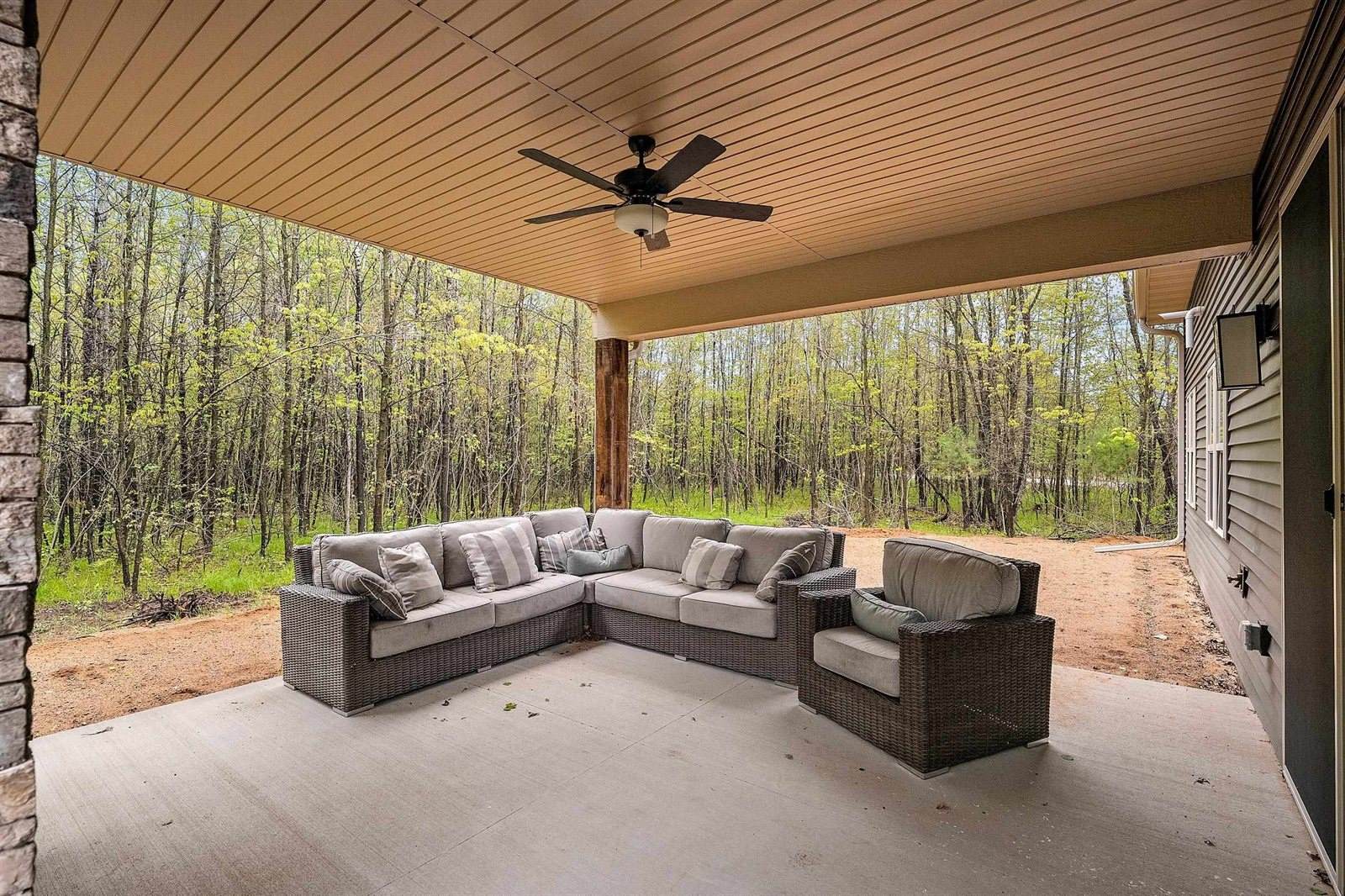 101 Timber Run, Crivitz, WI 54114