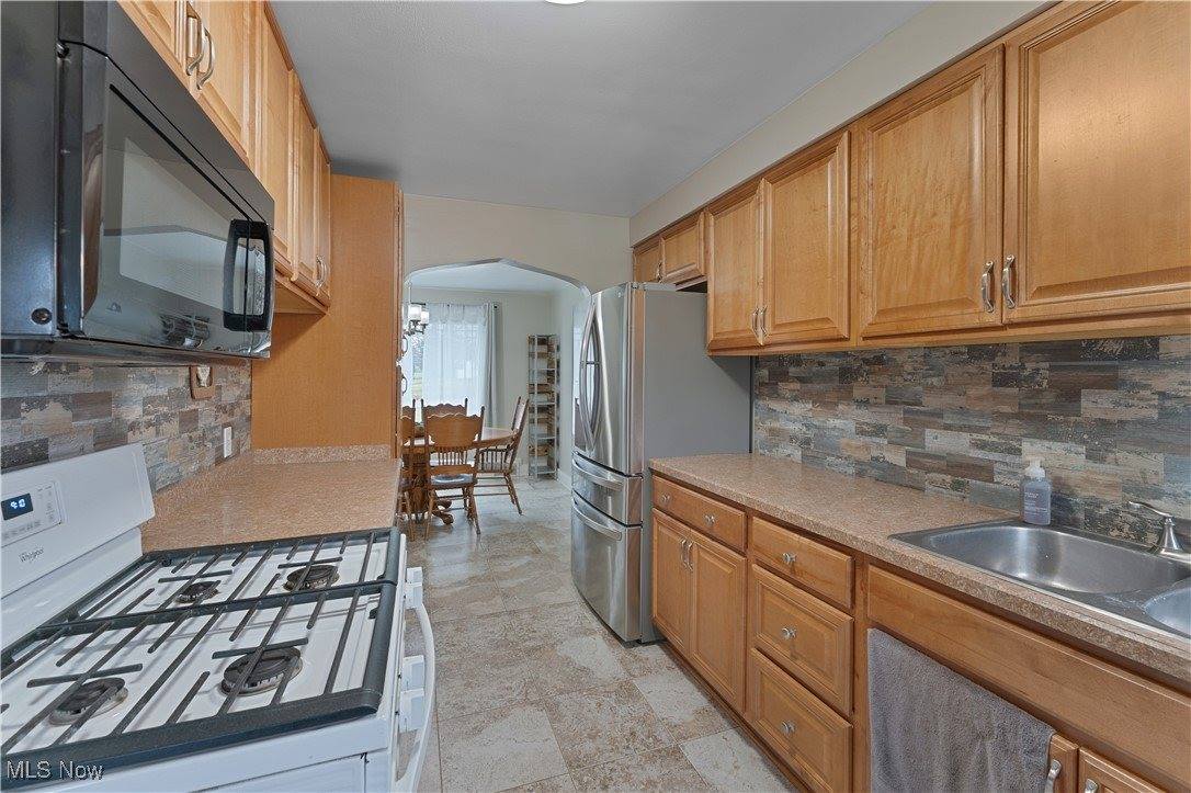 2621 Calla Road East, Poland, OH 44514