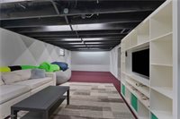 2621 Calla Road East, Poland, OH 44514