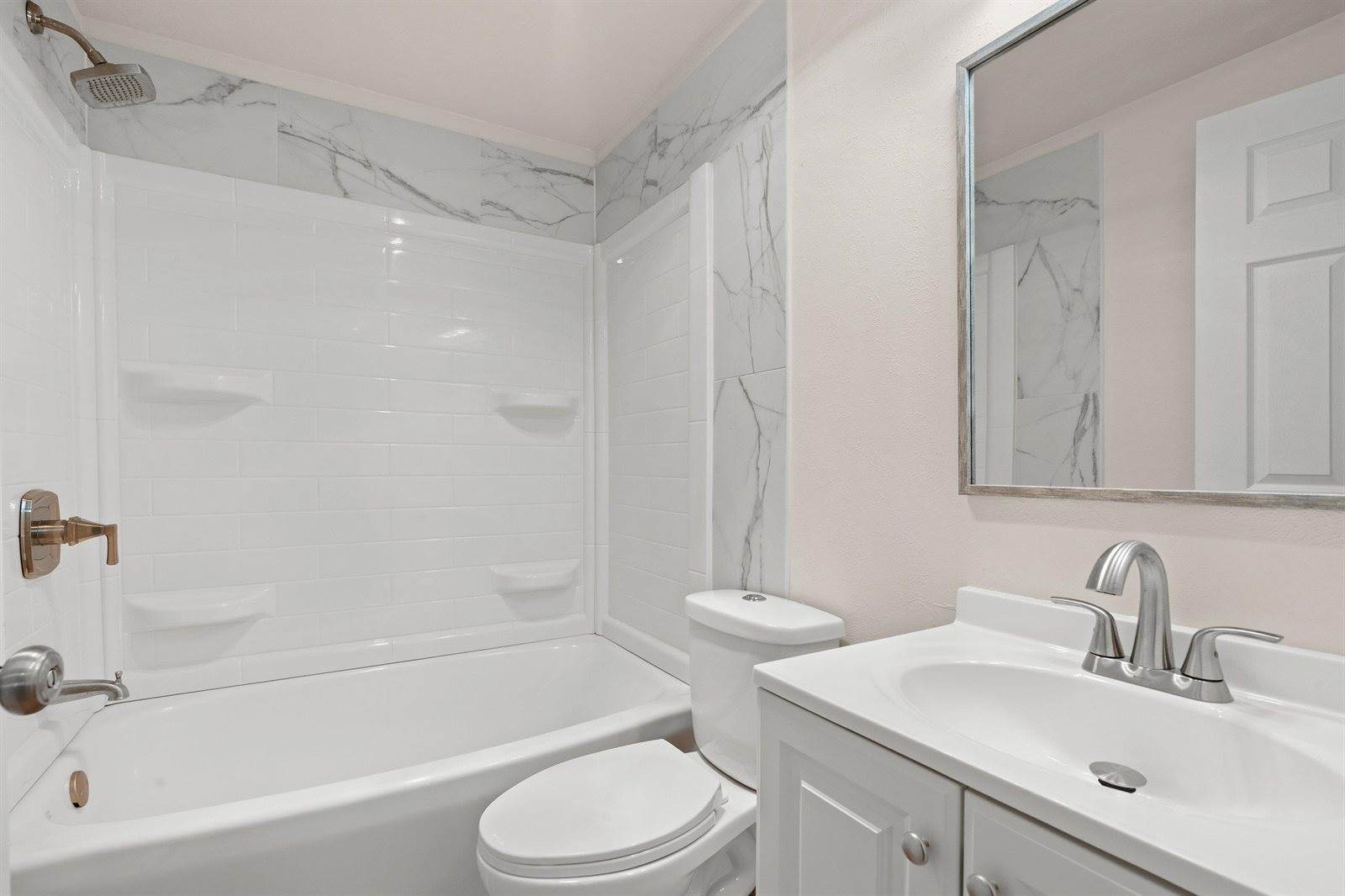 2130 Elmview Drive, Ashwaubenon, WI 54304