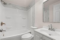 2130 Elmview Drive, Ashwaubenon, WI 54304