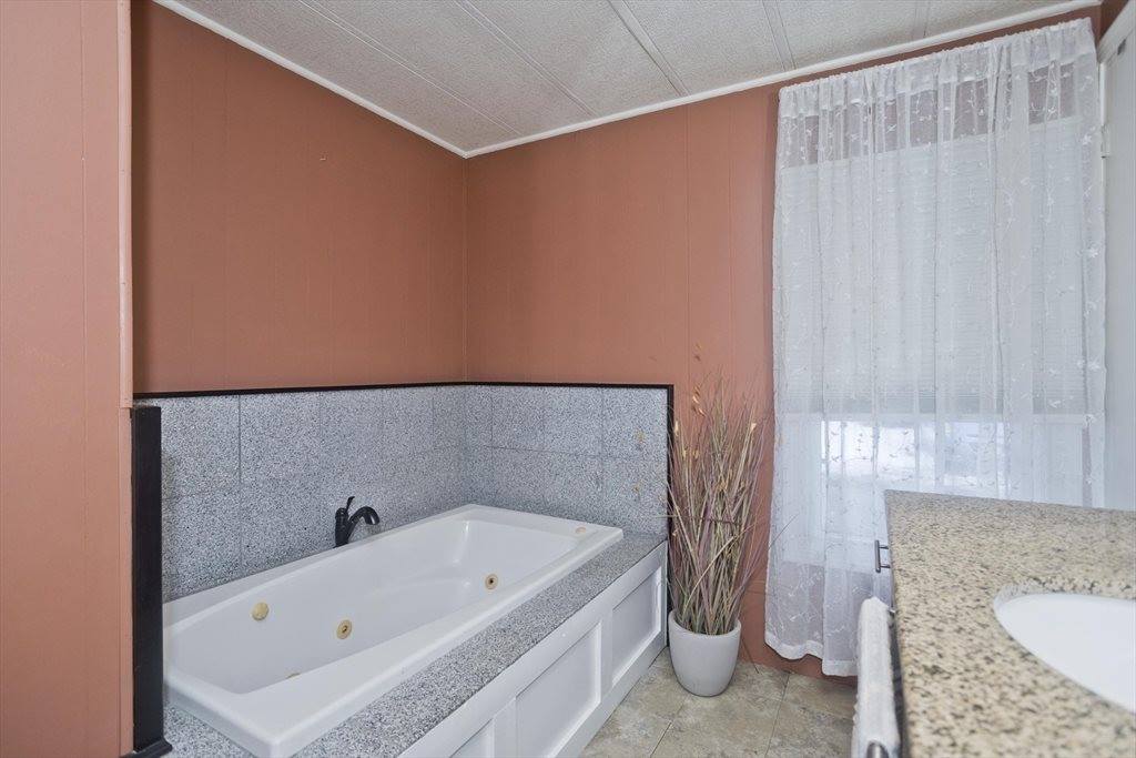 93 Grochmal Avenue, #12, Springfield, MA 01151