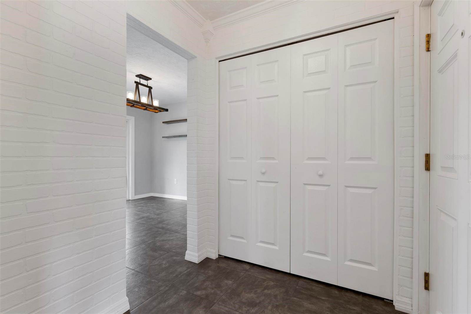 3372 Tyne Lane, Sarasota, FL 34232