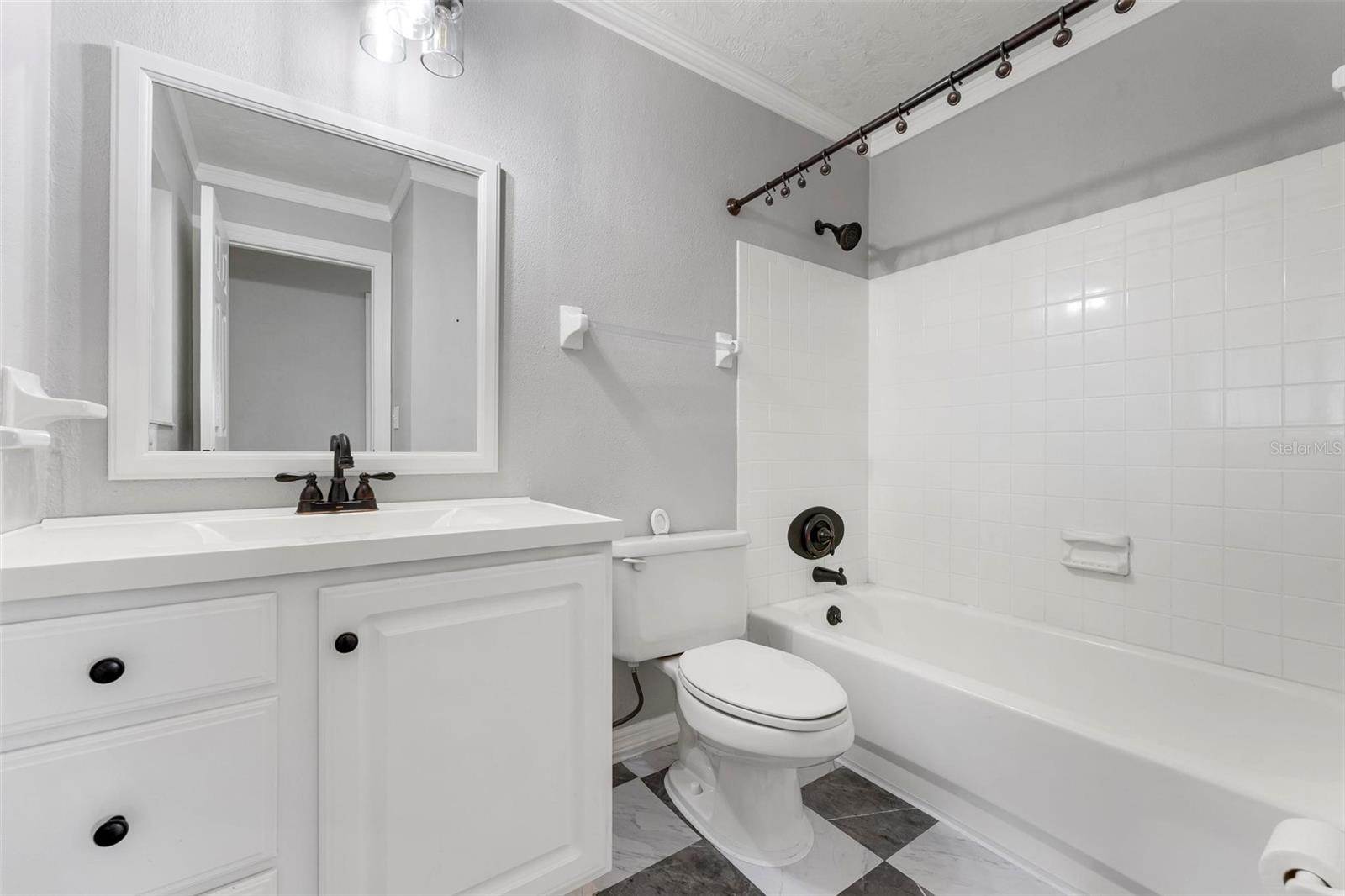 3372 Tyne Lane, Sarasota, FL 34232