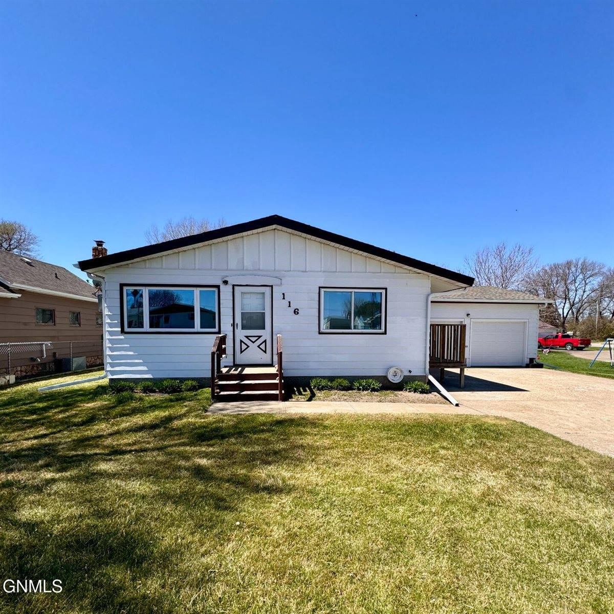 116 5th Street East, Napoleon, ND 58561