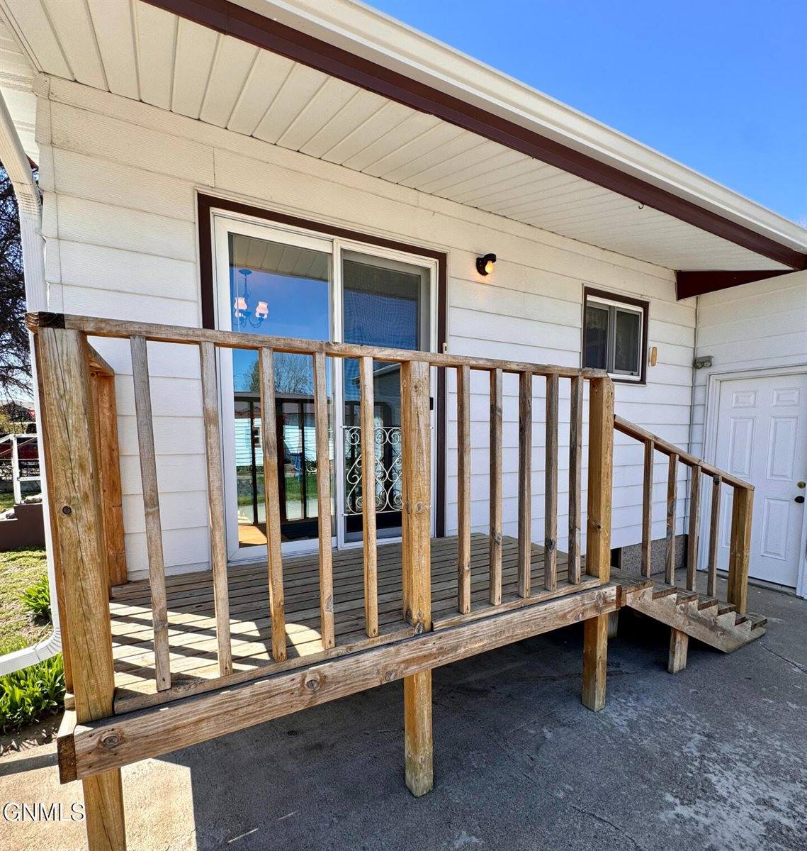 116 5th Street East, Napoleon, ND 58561