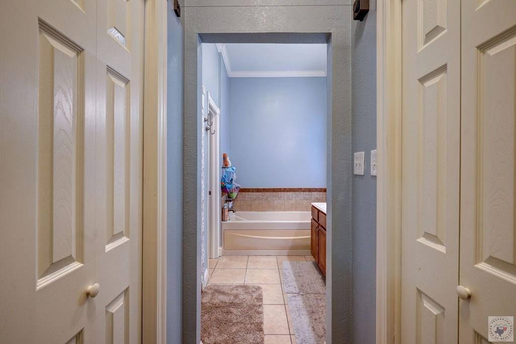 6910 Woodmere Ct, Texarkana, TX 75503