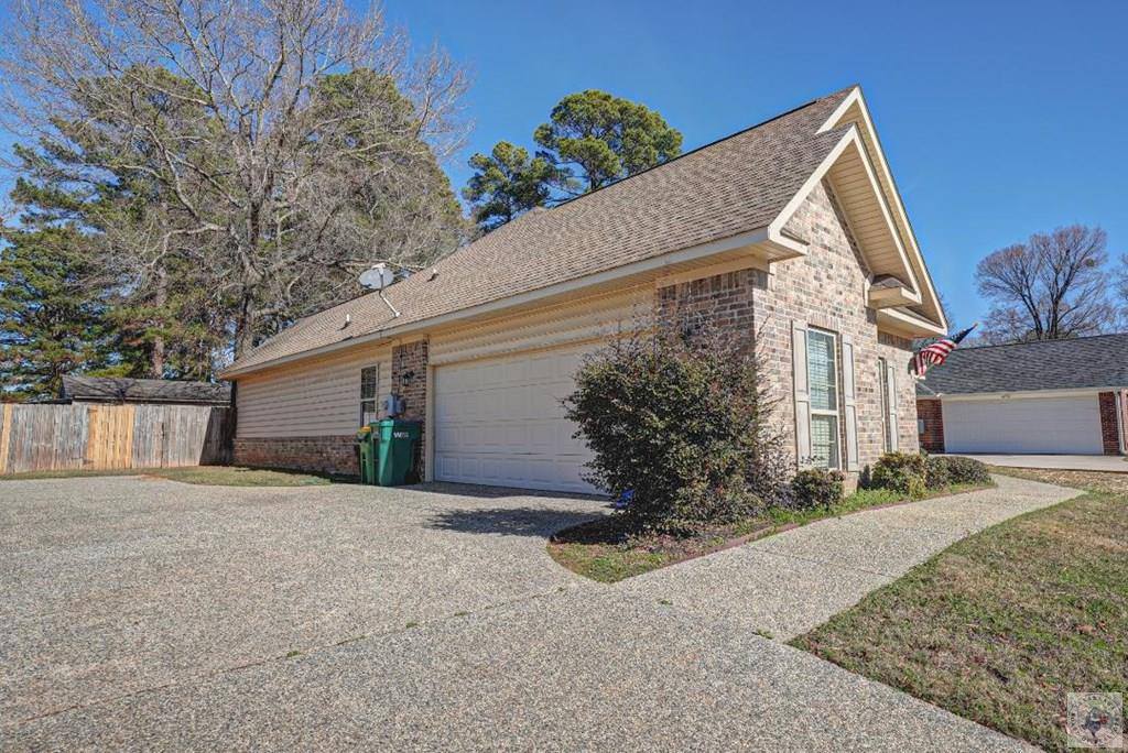 6910 Woodmere Ct, Texarkana, TX 75503