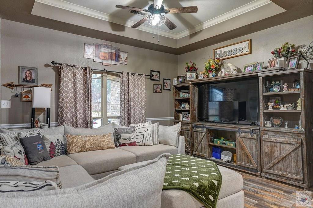 6910 Woodmere Ct, Texarkana, TX 75503