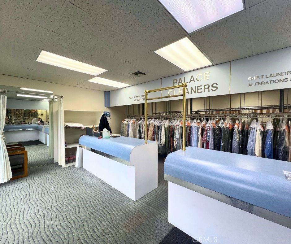 1040 West Kenneth Rd, Glendale, CA 91202