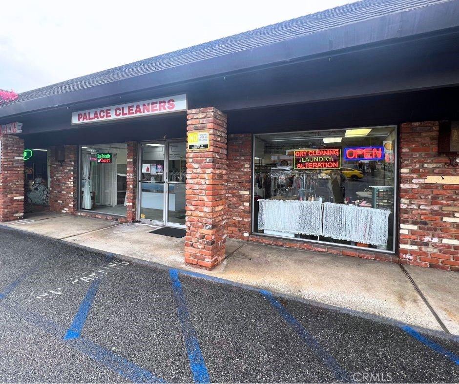 1040 West Kenneth Rd, Glendale, CA 91202