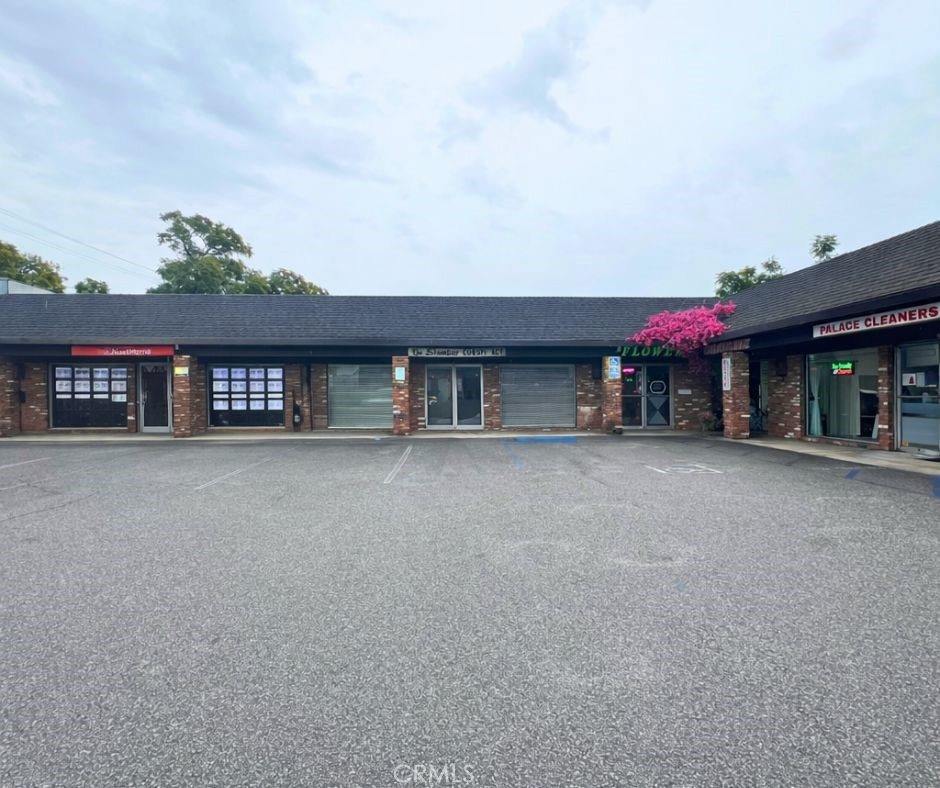 1040 West Kenneth Rd, Glendale, CA 91202