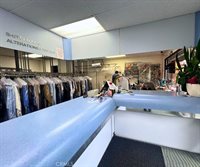 1040 West Kenneth Rd, Glendale, CA 91202