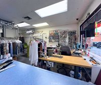 1040 West Kenneth Rd, Glendale, CA 91202