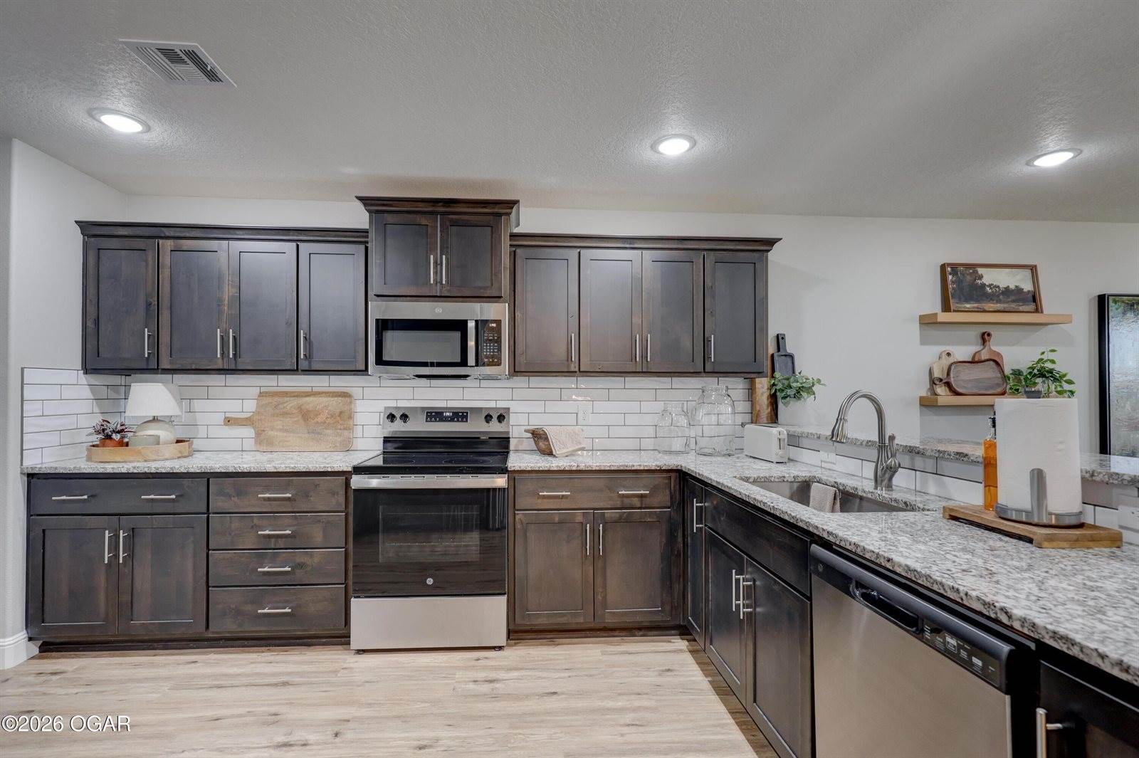 905 Durward Hall Drive, Carthage, MO 64836