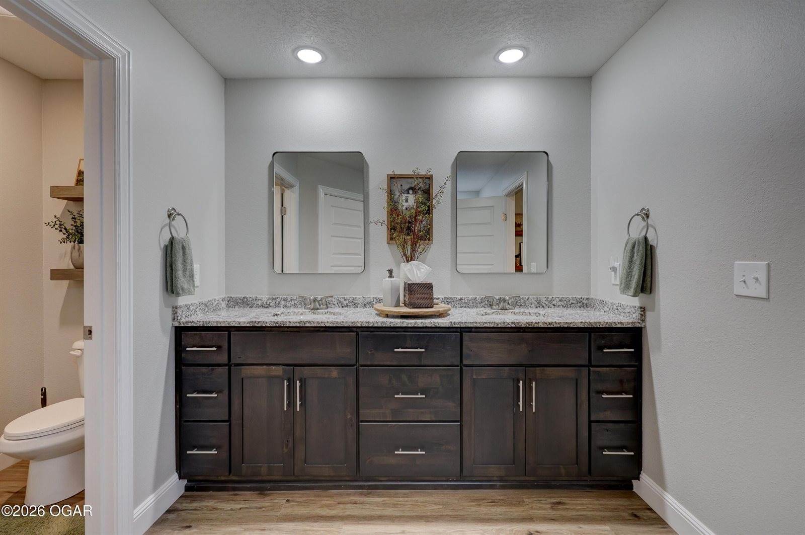 905 Durward Hall Drive, Carthage, MO 64836