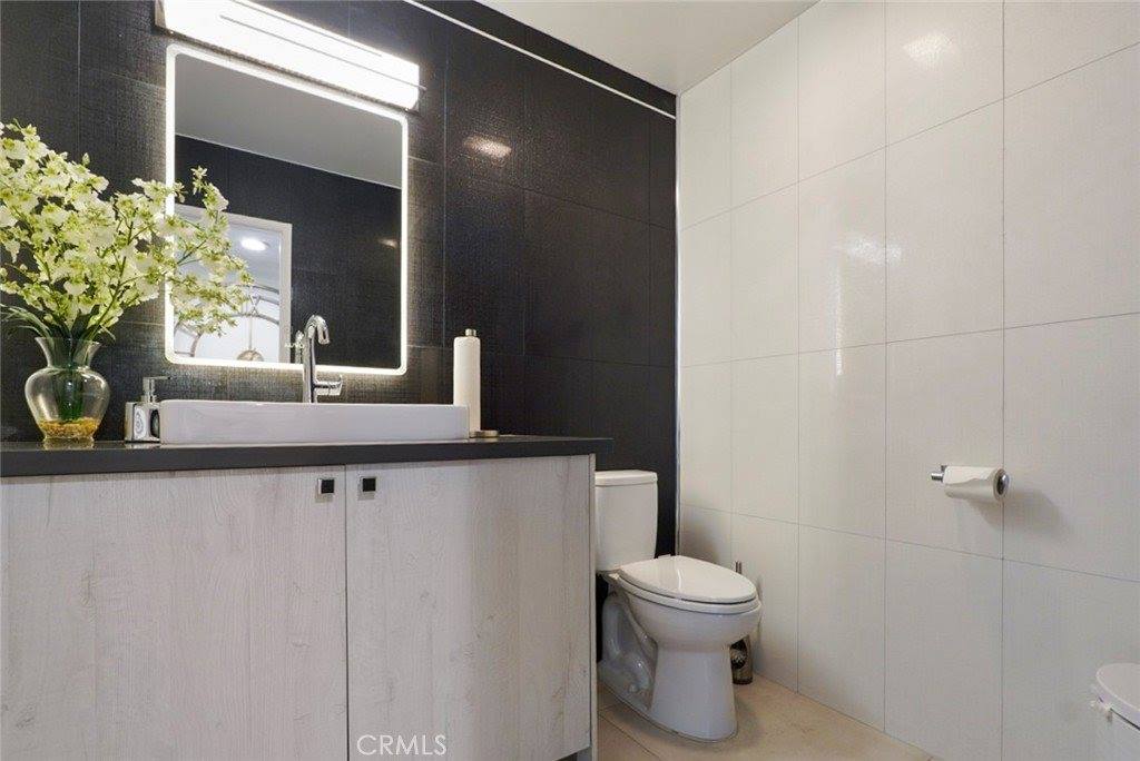 3381 Oakmont View, Glendale, CA 91208