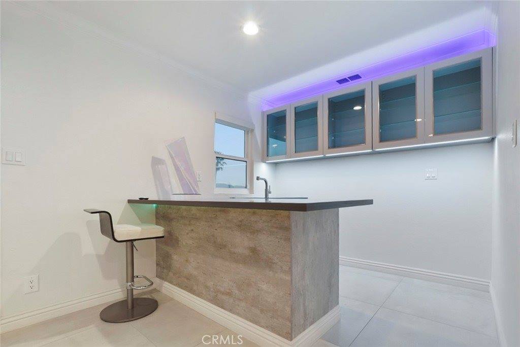 3381 Oakmont View, Glendale, CA 91208