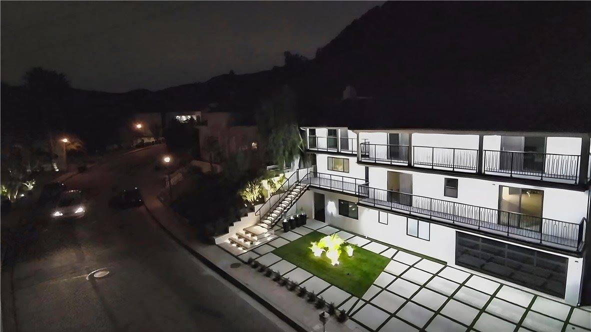 3381 Oakmont View, Glendale, CA 91208