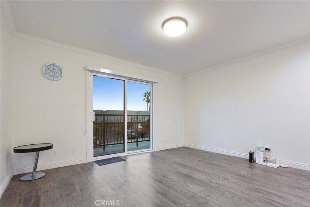 3381 Oakmont View, Glendale, CA 91208