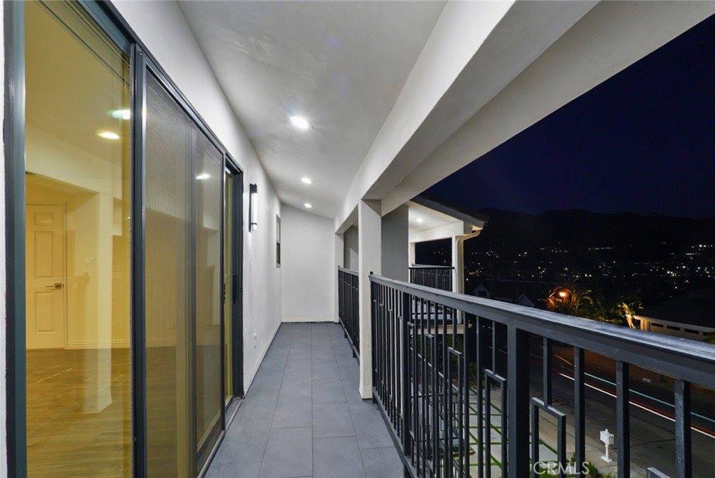 3381 Oakmont View, Glendale, CA 91208